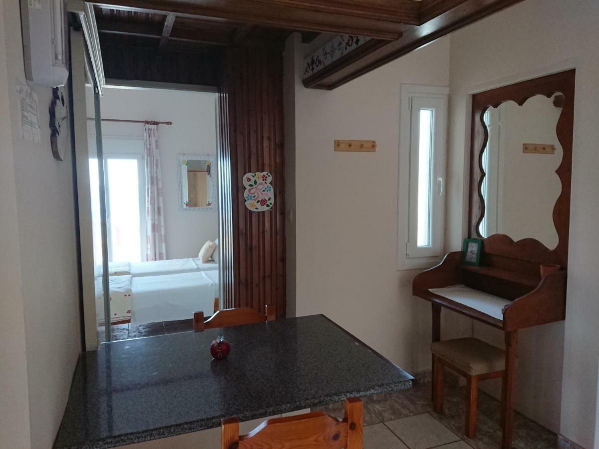 Katerina'S Apartment Пломарион Экстерьер фото